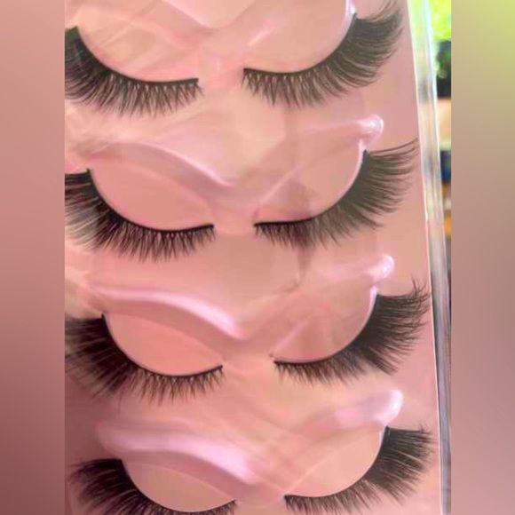 🖤👁️ 5 Pairs Faux Mink Cat Eye Effect Lashes 👁️🖤 Brand New in Packet - Picture 9 of 11